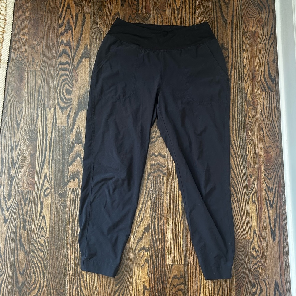 Black Patagonia athletic pants size women’s S